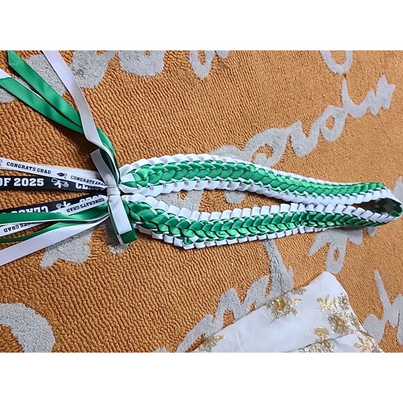 Green & White TRIM Graduation Lei Ribbon Lei with 4 Ribbons Ready2Ship - Picture 4 of 7